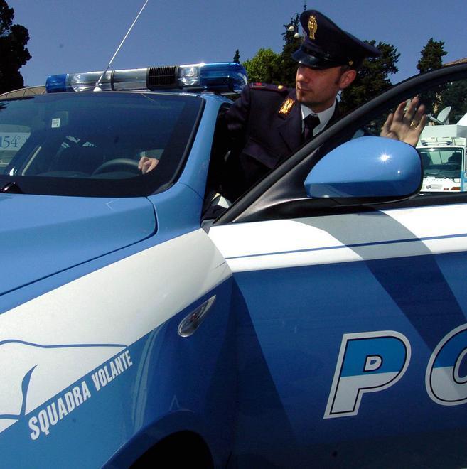 Pistola puntata alla testa in centro Rapinata un’altra donna 