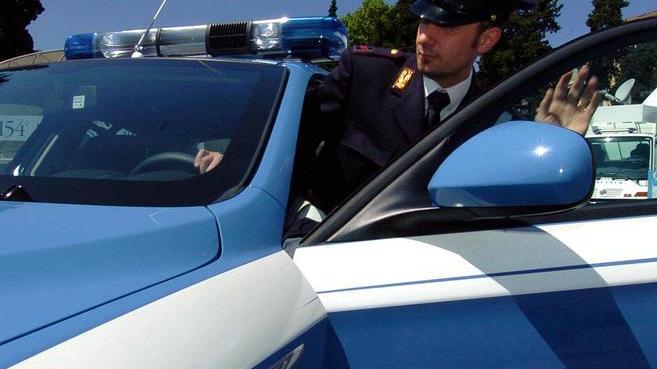 Pistola puntata alla testa in centro Rapinata un’altra donna