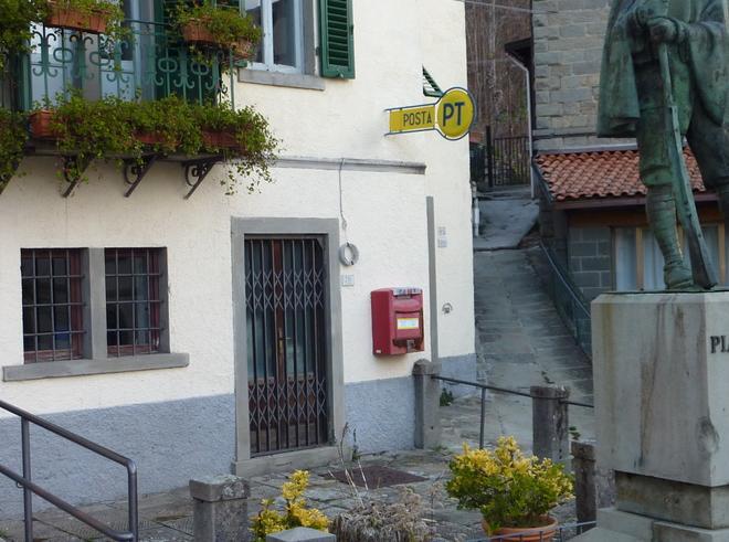 Chiude l’ufficio postale rivolta a Pianosinatico 