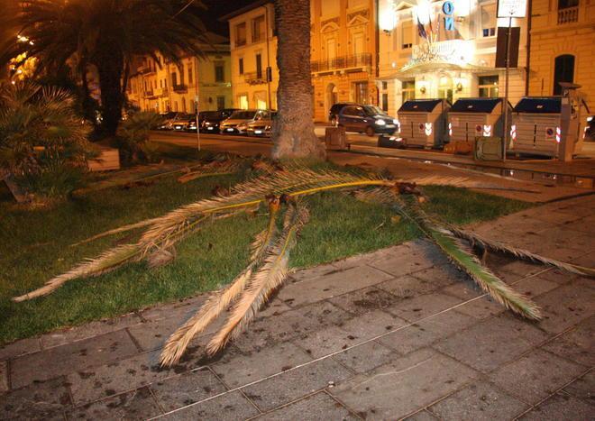 Il vento flagella ancora la Versilia 