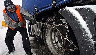 Catene in auto sulla «131», oggi l’incontro decisivo 