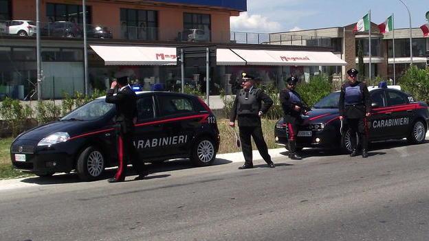 Dopo la rapina cercano di fuggire in taxi