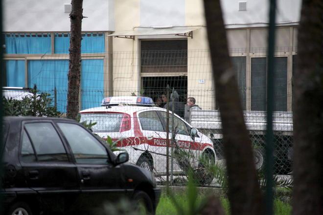 Via Belluomini, i vigili di nuovo nella casa occupata