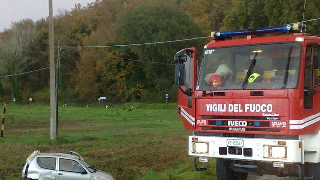 Finanziere incastrato nell’abitacolo