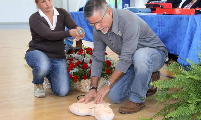 Otto defibrillatori nelle scuole cittadine