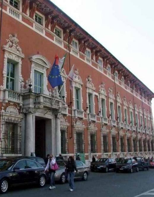 Tagli alle prefetture: A Pisa per la patente? «Un rischio reale» 
