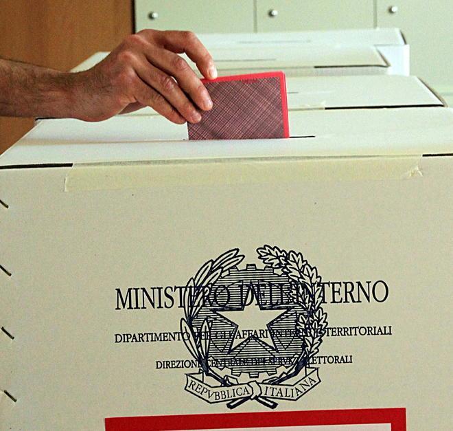 Priorità alla provincia più popolosa, referendum o voto ai consigli