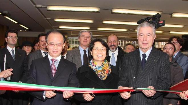 Inaugurato lo sportello cinese della Bpvi Contestazione del sindacato Falcri