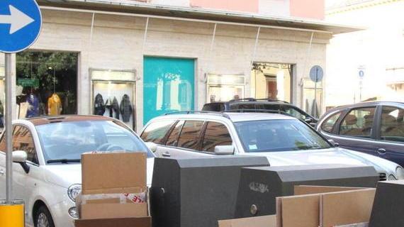 Rifiuti fuori posto, fioccano multe