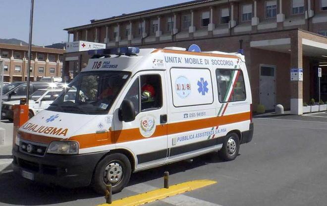 Muore dal medico sotto gli occhi del figlio 