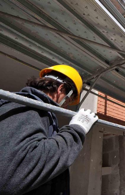 Soldi in busta paga agli addetti dell’edilizia 