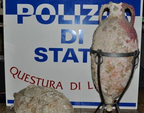 Fucili e anfore antiche a casa dell’imprenditore 