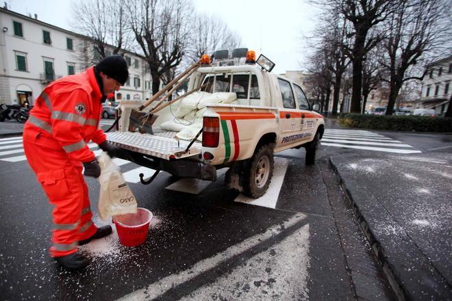 Scontro tra auto a causa del ghiaccio 
