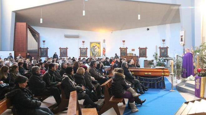 Folla commossa in Coteto per l’addio a Marco