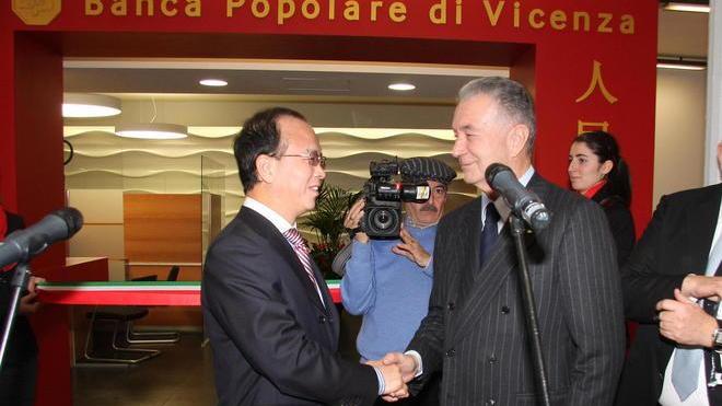 Zonin: «E’ il primo sportello riservato ai cittadini cinesi»