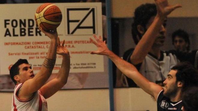 Pellegrini riceve stasera la Cestistica Pescia