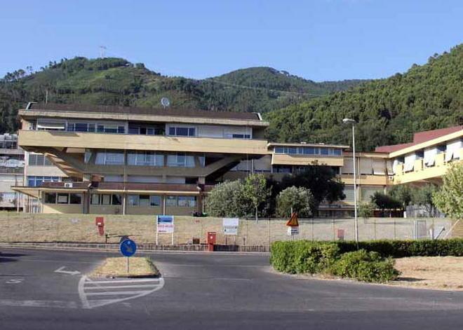 Sanità, spariscono medici e ambulatori 