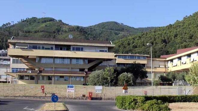 Sanità, spariscono medici e ambulatori
