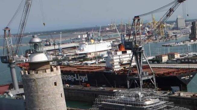 “Storie di mare” Un volume racconta le realtà del porto