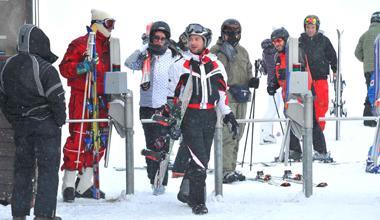 Piste ben innevate, assalto in montagna 