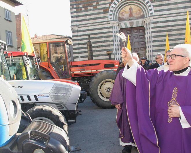 Celebrata in piazza S. Francesco la festa degli agricoltori 