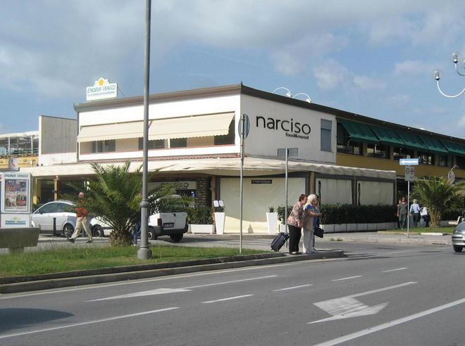 «Lombardi mandi a casa gli assessori» 