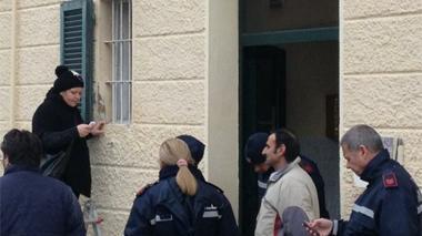 Sgombero in via Puccini, madre e figli andranno in hotel