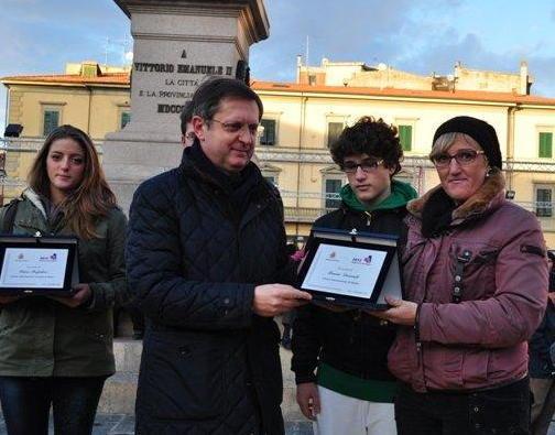 La carica dei 140 campioni festa in piazza Vittorio 