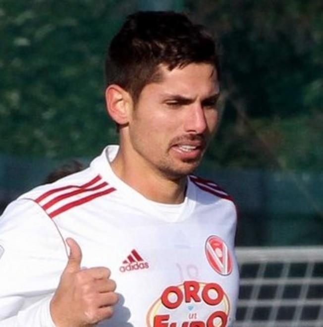 Il Varese è quarto dopo il gol da cineteca del difensore Rea
