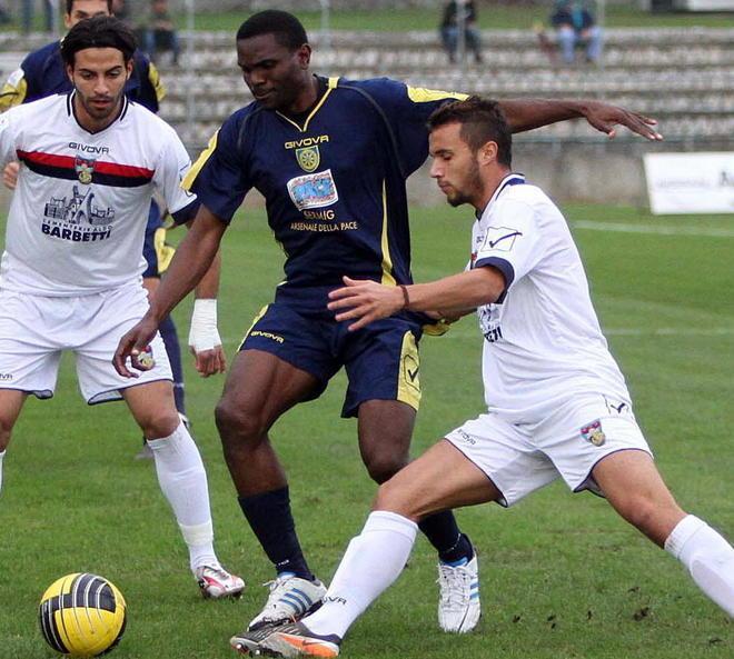 Carrarese immortale recupera due gol e spera 