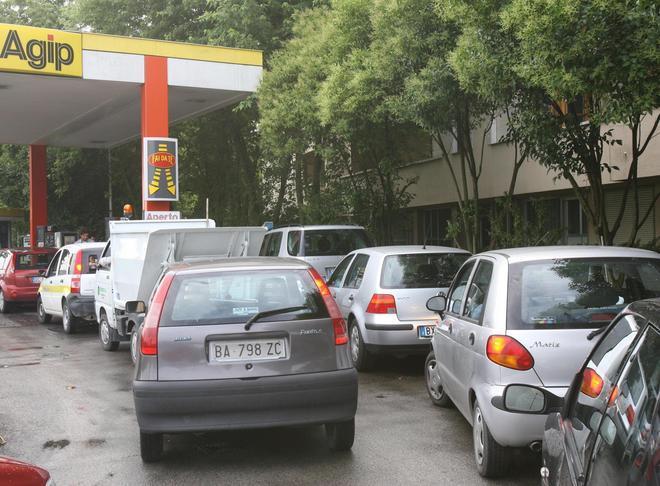 Benzinai aperti, ecco dove fare il pieno 