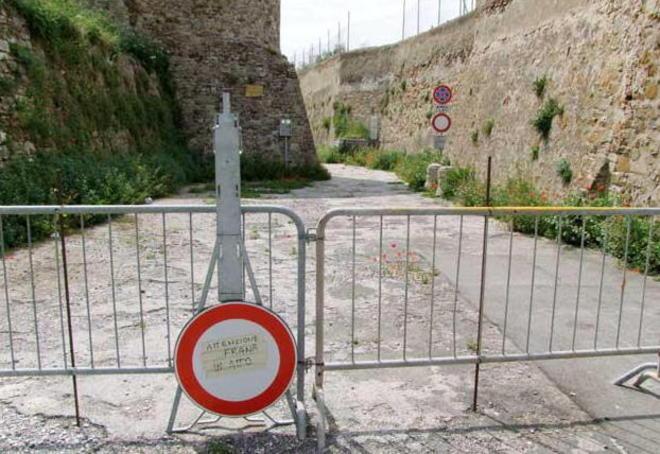 La frana sotto i Frati ora fa paura 
