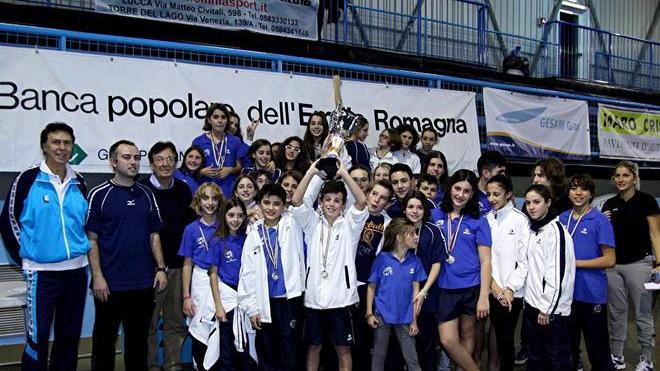 Il Circolo Nuoto trionfa nelle gare alla piscina Iti