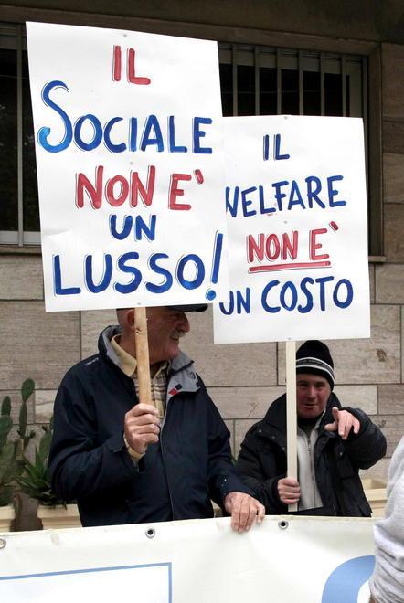 Protesta dei coperchi per salvare la Crea