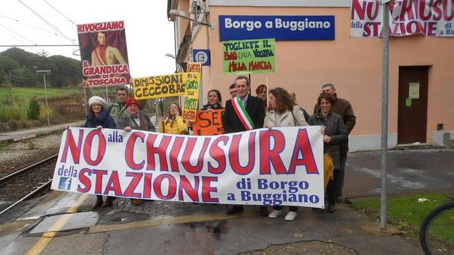 Festa alla stazione per protestare contro la chiusura