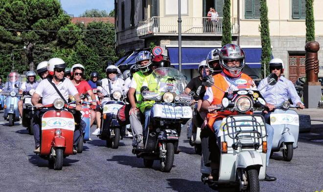 In Vespa per un anno... di beneficenza 