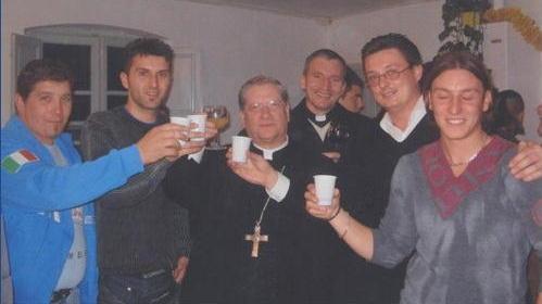 Fauglia, il parroco festeggia 25 anni del suo sacerdozio