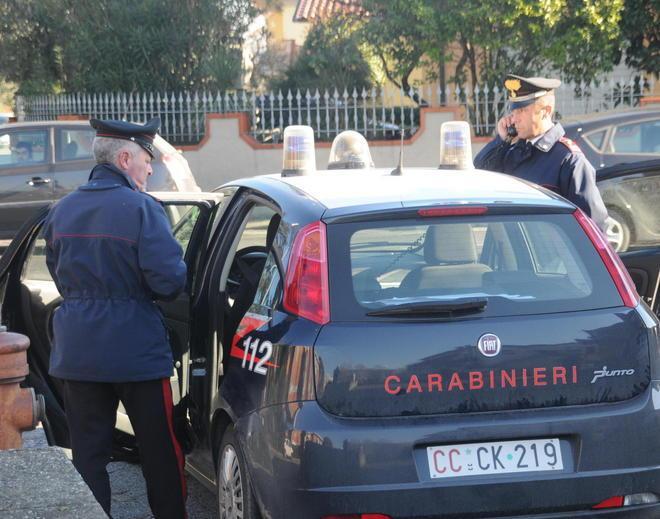 Smurano le inferriate e con la mola aprono la cassaforte