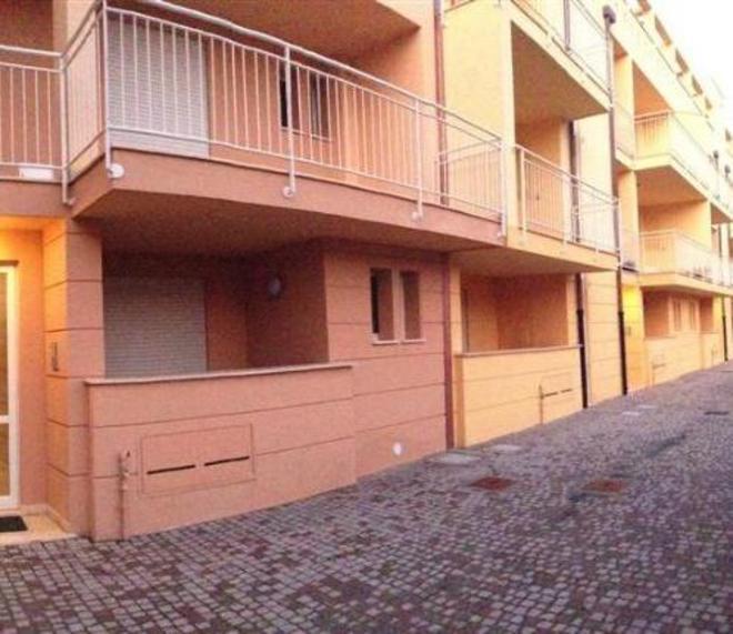 Ex Metropolitan, palazzo del Colonnello, villa Comel e Tg5