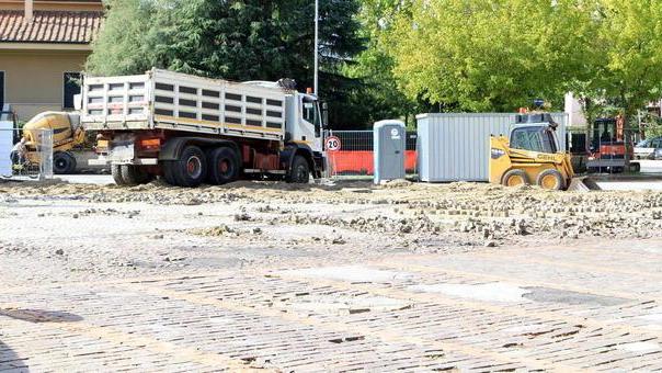 Si apre piazza Berlinguer dopo 18 mesi di lavori