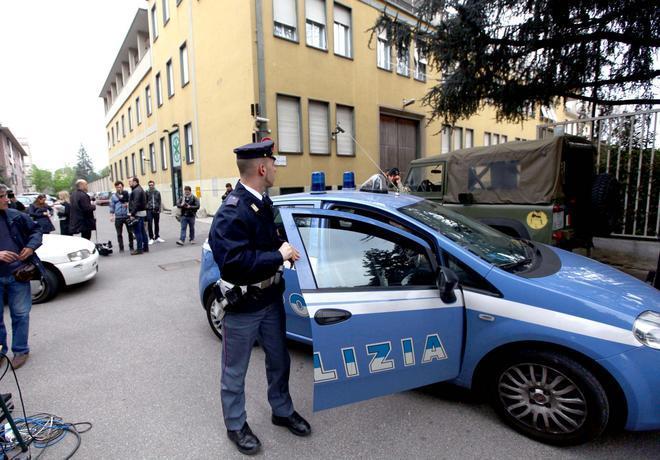 Baby rapinatori denunciati dalla polizia che ritrova anche il cellulare portato via a un altro minorenne 