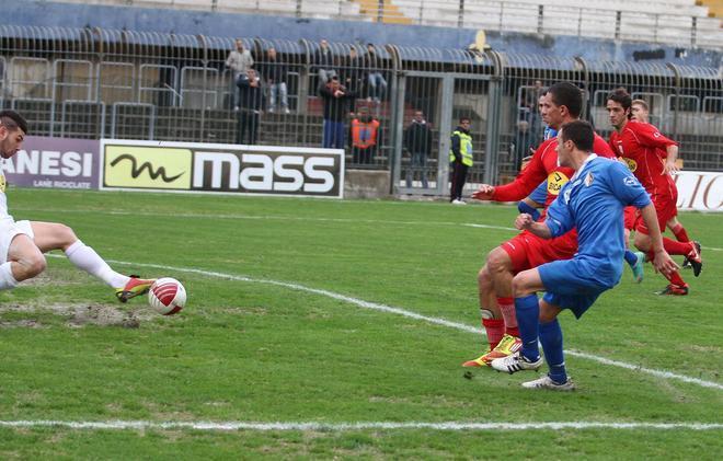 Prato vince a Pescia con gol di Disabato e Oussama 