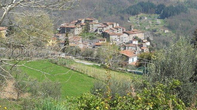 Cali di tensione e blackout nella Svizzera Pesciatina Con il maltempo tanti problemi per chi vive in montagna 