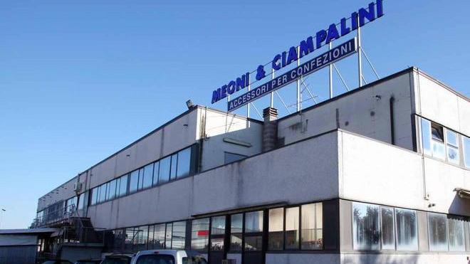 Azienda regala per Natale mille euro ai dipendenti