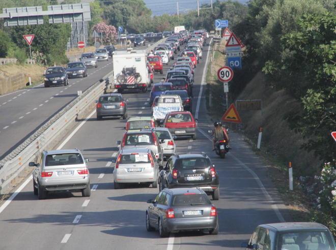Autostrada, i pendolari non pagheranno pedaggio 