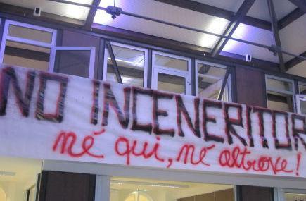 Protesta il fronte del no: gonfiano i dati sul fabbisogno per dire sì al nuovo megaimpianto 