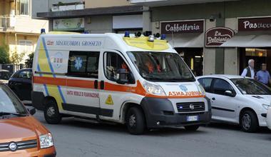 Incidente sul lavoro, operaio si ferisce a una mano 