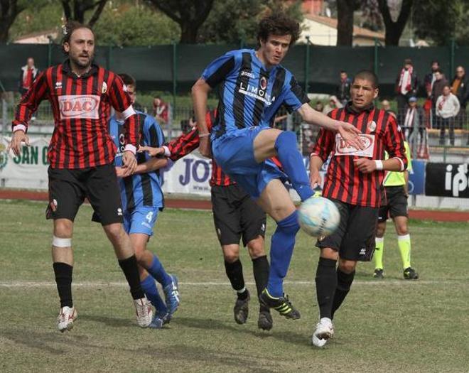 La Lucchese tessera a sorpresa il terzino Matteo Rossi 