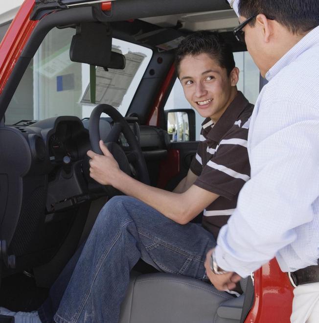 Un’auto in comune dedicata a pendolari ma anche a studenti