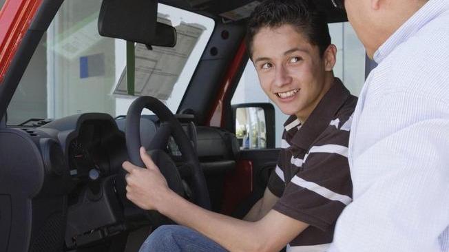 Un’auto in comune dedicata a pendolari ma anche a studenti